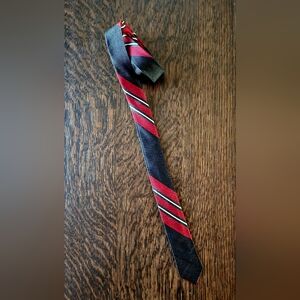 Vintage 🎩 60's Skinny Black Red Stripe Silk Necktie EUC $20